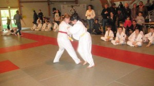 deux-cent-vingt-jeunes-judokas-au-dojo-du-raquer